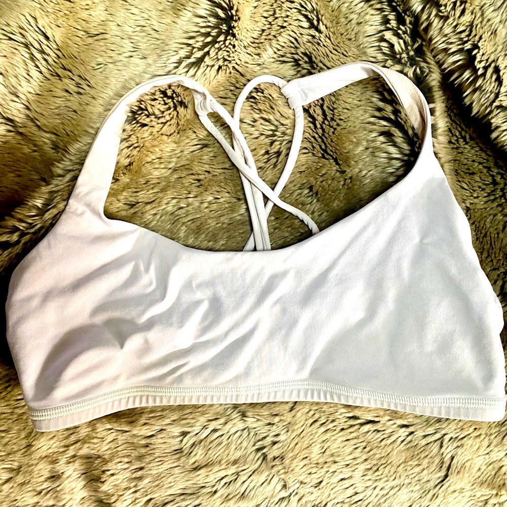 Lululemon free to be bra size 8 white